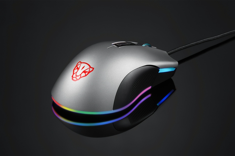 OEM Rechargeable12000 DPI Wire Good Gaming Mouse 7-RGB